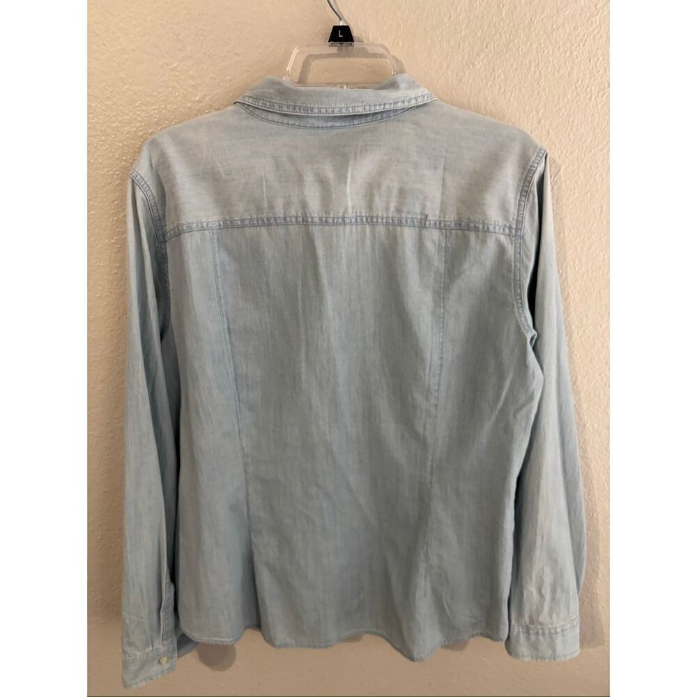 ❤️Loft Light Weight Chambray Button Down Shirt - Picture 4 of 5